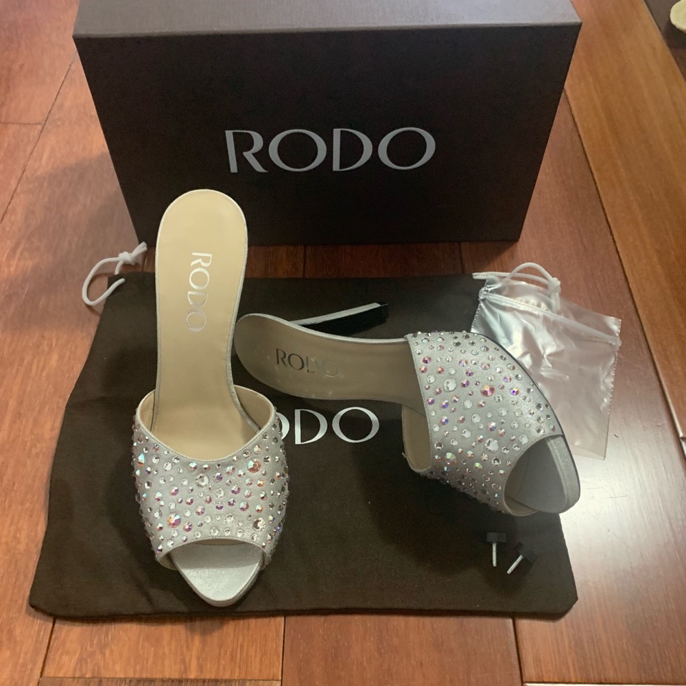Rodo Mule sandal nwt